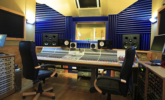 deep recording studios control room