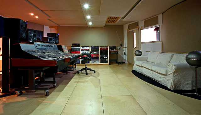 funky junk demo studio for user sound recording equipment