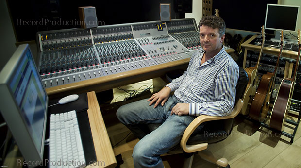engineer and owner sean at the controls at ten 21 recording studios kent uk